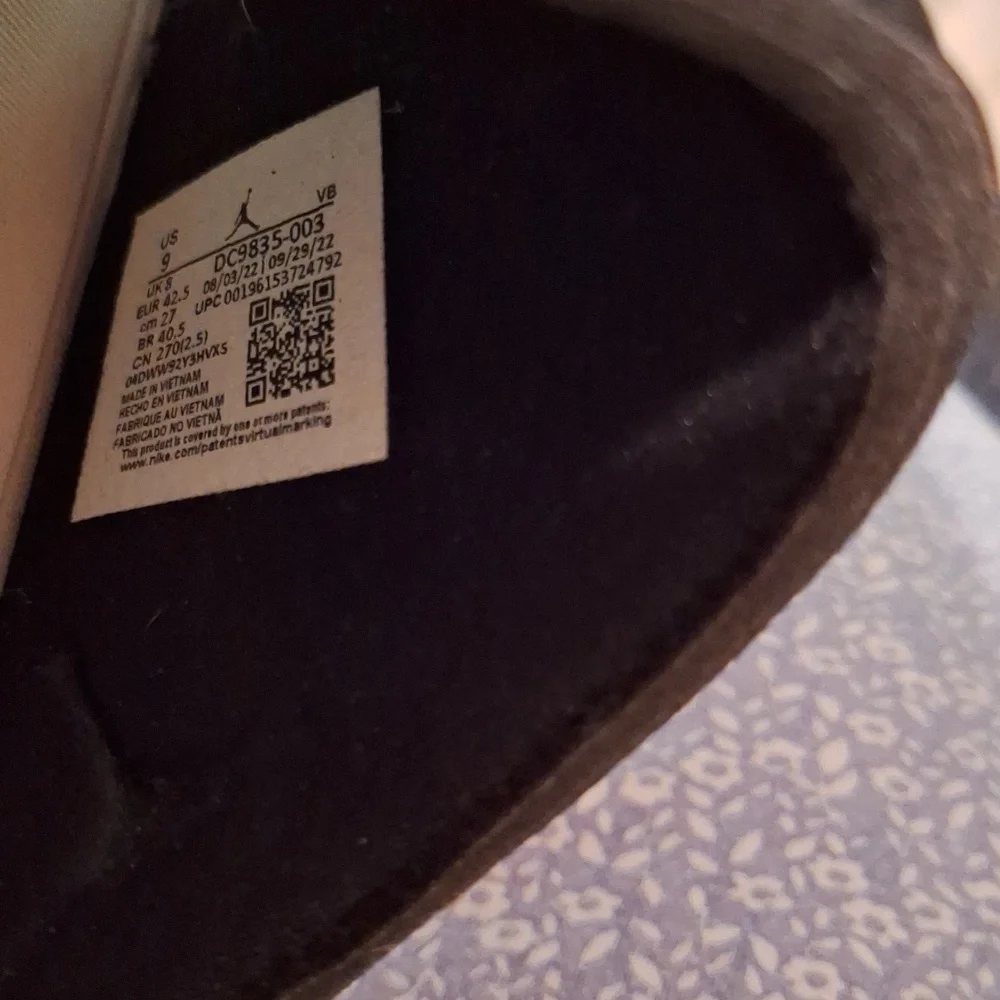 Jordan Black & White Slide Sandals Men's 9 Summer Beach Weekends College Prep
